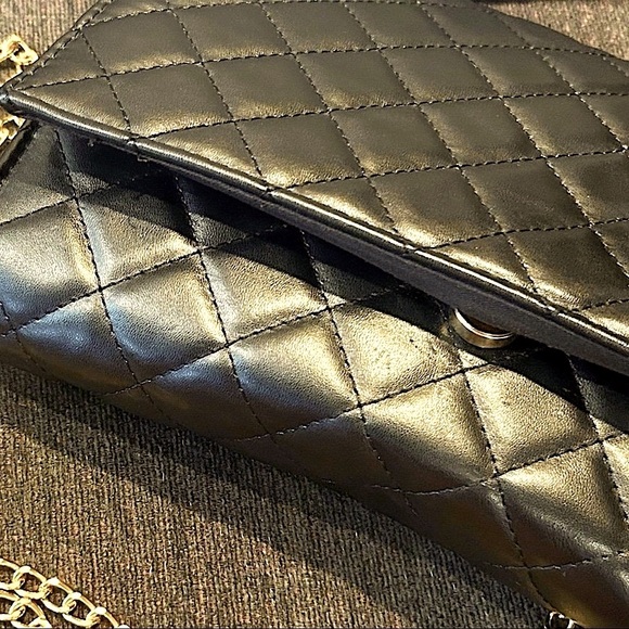 Womens Ashley Stewart Versatile Quilted Clutch - Picture 7 of 10